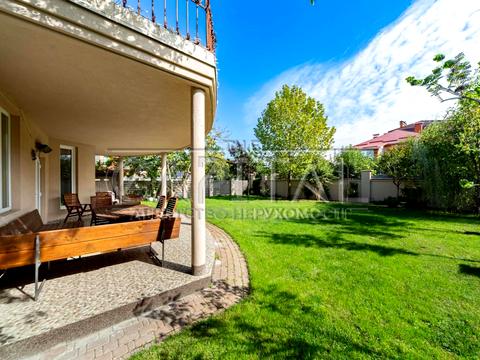 будинок за адресою Богатирська вул., 30