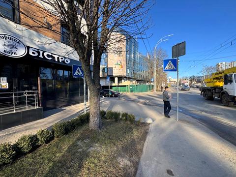комерційна за адресою Михайла Максимовича вул. (Онуфрія Трутенка), 8