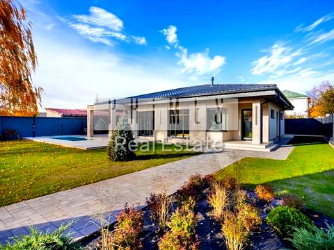 будинок за адресою Вишнева, 44