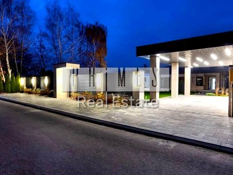 будинок за адресою Вишнева, 44