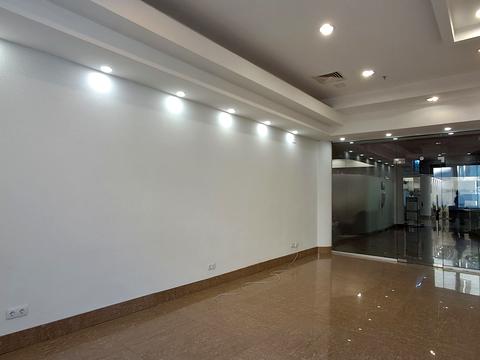 комерційна за адресою Пирогова вул., 23а