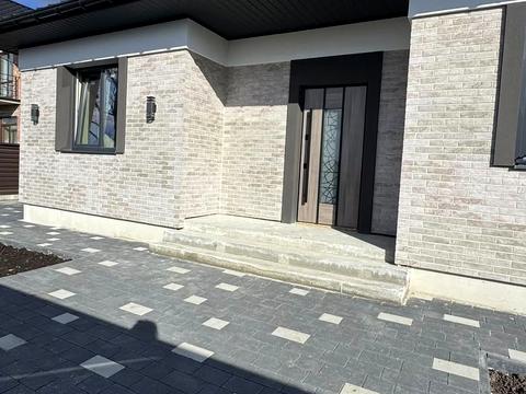 будинок за адресою Дорошенка вул.