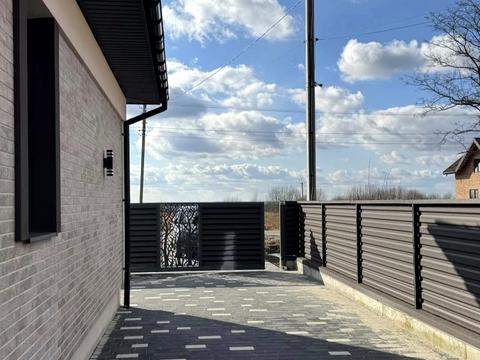 будинок за адресою Дорошенка вул.