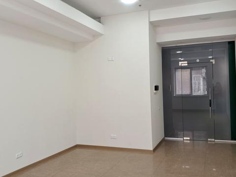 коммерческая по адресу Пирогова, 23 Б