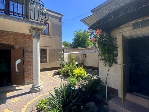 будинок за адресою Алішера Навої вул., 14