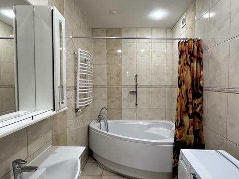 квартира за адресою Андрія Мельника вул., 11А