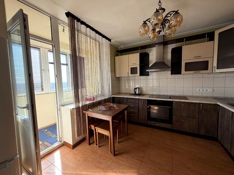 квартира за адресою Дніпровська набережна вул., 26-А