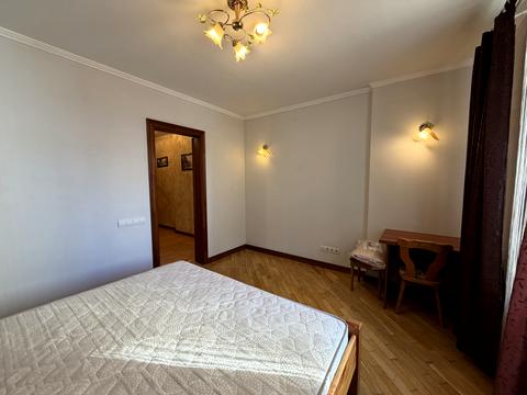 квартира за адресою Дніпровська набережна вул., 26-А