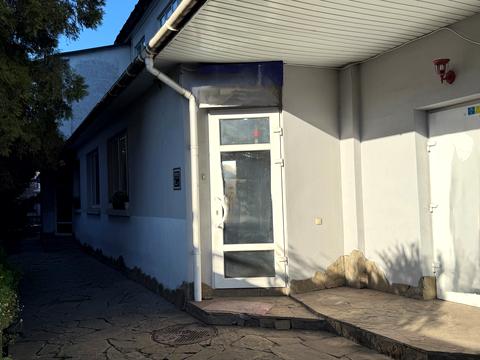 комерційна за адресою Дарницька пл. (Ленінградська), 4