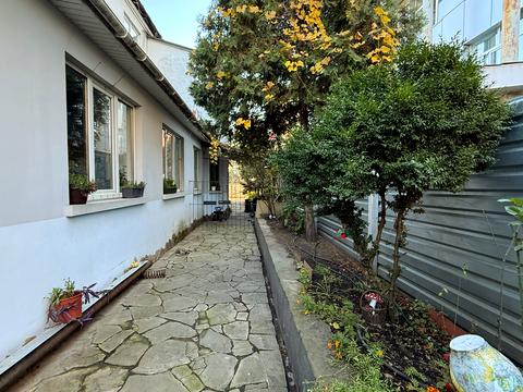 комерційна за адресою Дарницька пл. (Ленінградська), 4