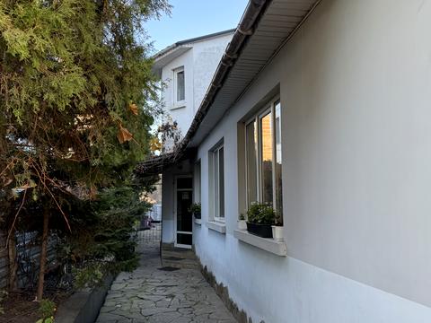 комерційна за адресою Дарницька пл. (Ленінградська), 4