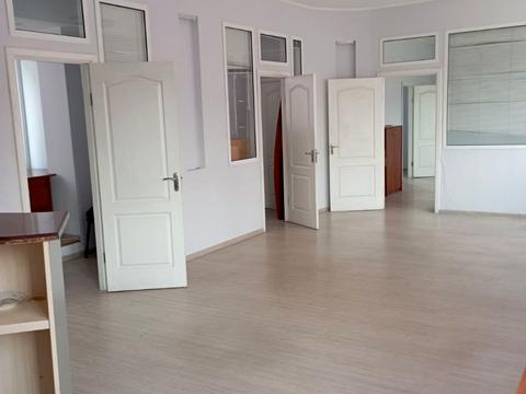 комерційна за адресою Дарницька пл. (Ленінградська), 4