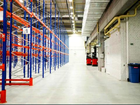 комерційна за адресою Білогородська вул., 10