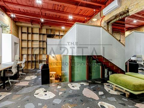 комерційна за адресою Київ, Богдана Хмельницького вул., 1