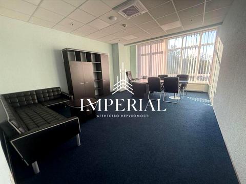 комерційна за адресою Михайла Грушевського вул., 9Б