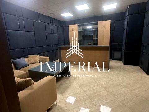 коммерческая по адресу Михаила Грушевского ул., 9Б