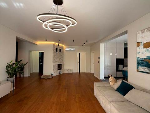 дом по адресу Августина Волошина ул.