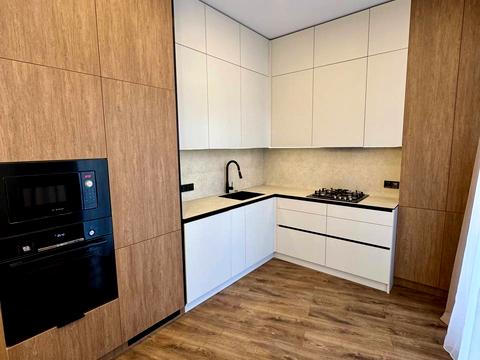 будинок за адресою Володимира Івасюка вул.