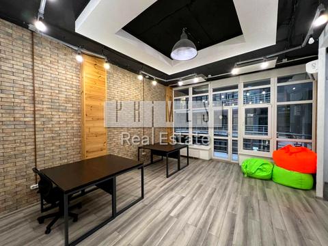 комерційна за адресою Євгена Коновальця вул. (Щорса), 36Д