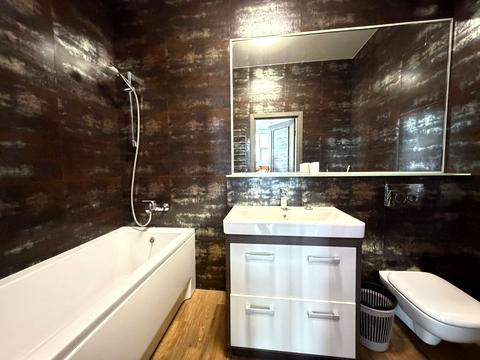 комерційна за адресою В'ячеслава Чорновола просп. (), 16г