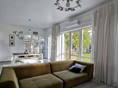 дом по адресу с. Петропавловская Борщаговка, Винницкая ул.