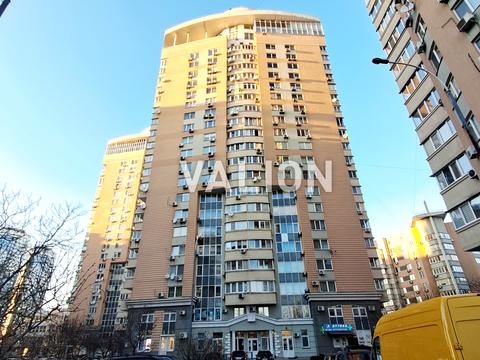 квартира за адресою Раїси Окіпної вул., 10-А