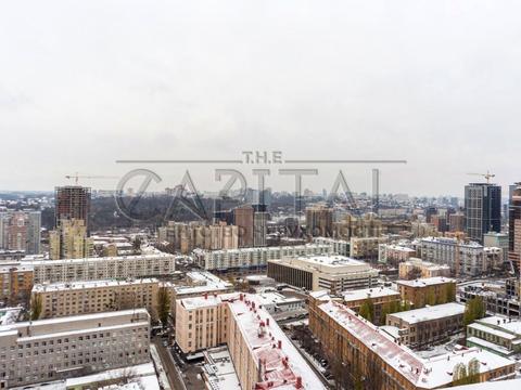 комерційна за адресою Василя Тютюнника вул. (Анрі Барбюса), 37/1