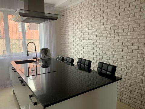 будинок за адресою Хмельницького, 1