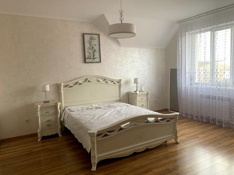 будинок за адресою Хмельницького, 1