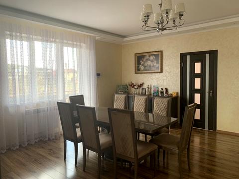 будинок за адресою Хмельницького, 1