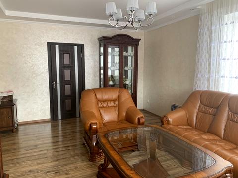 будинок за адресою Хмельницького, 1