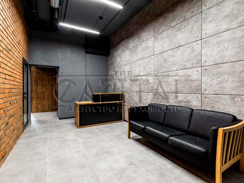 комерційна за адресою Свободи вул., 2