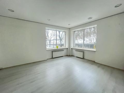 комерційна за адресою Академіка Андрія Сахарова вул., 26