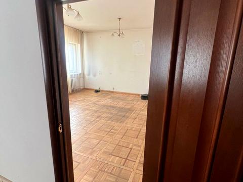 комерційна за адресою Конюшинна вул., 20а