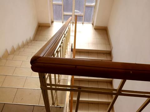 комерційна за адресою Конюшинна вул., 20а