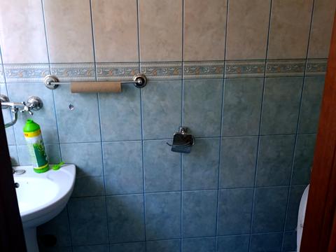 комерційна за адресою Конюшинна вул., 20а