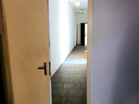 комерційна за адресою Конюшинна вул., 20а