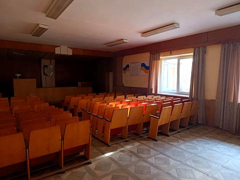 комерційна за адресою Конюшинна вул., 20а