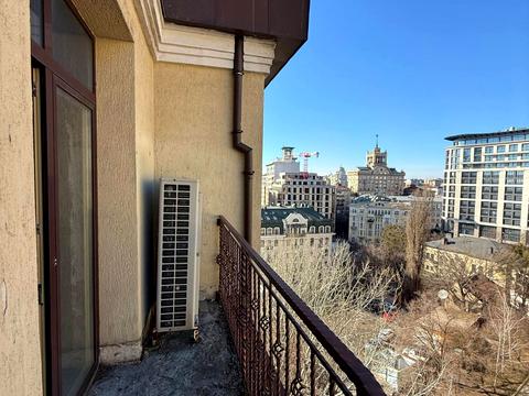 комерційна за адресою Крутий узвіз, 7