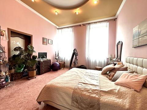 квартира за адресою Листопадова, 6