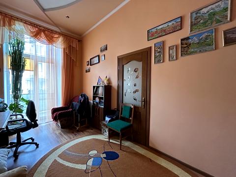 квартира за адресою Листопадова, 6