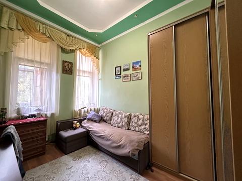 квартира за адресою Листопадова, 6