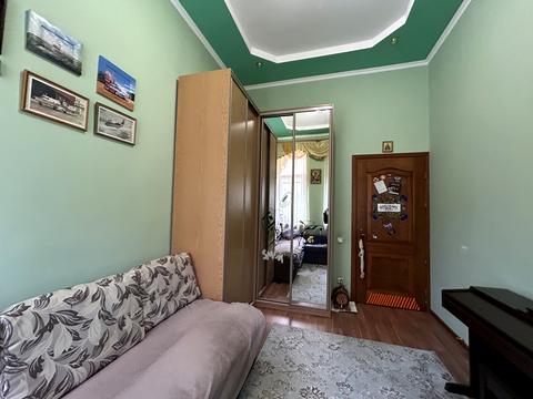 квартира за адресою Листопадова, 6