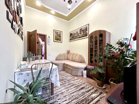 квартира за адресою Листопадова, 6