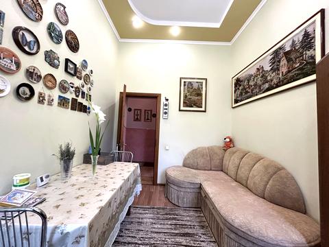 квартира за адресою Листопадова, 6