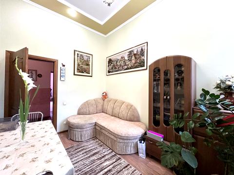 квартира за адресою Листопадова, 6