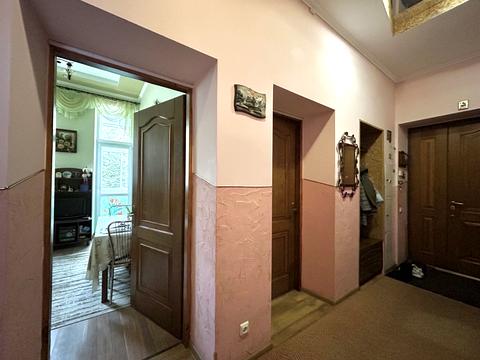 квартира за адресою Листопадова, 6