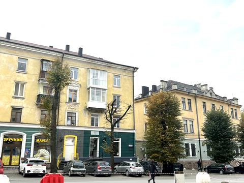 квартира за адресою Листопадова, 6