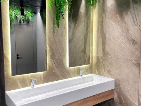 комерційна за адресою Короленківська вул., 4