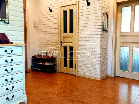 будинок за адресою Шкільна вул., 10